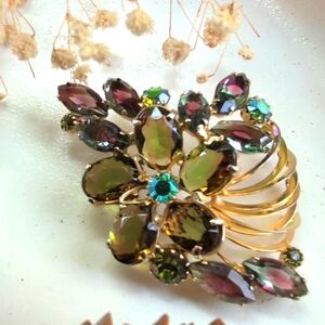 BROOCH Aurora Borealis Rhinestones Stunnning‎ Vintage Pin